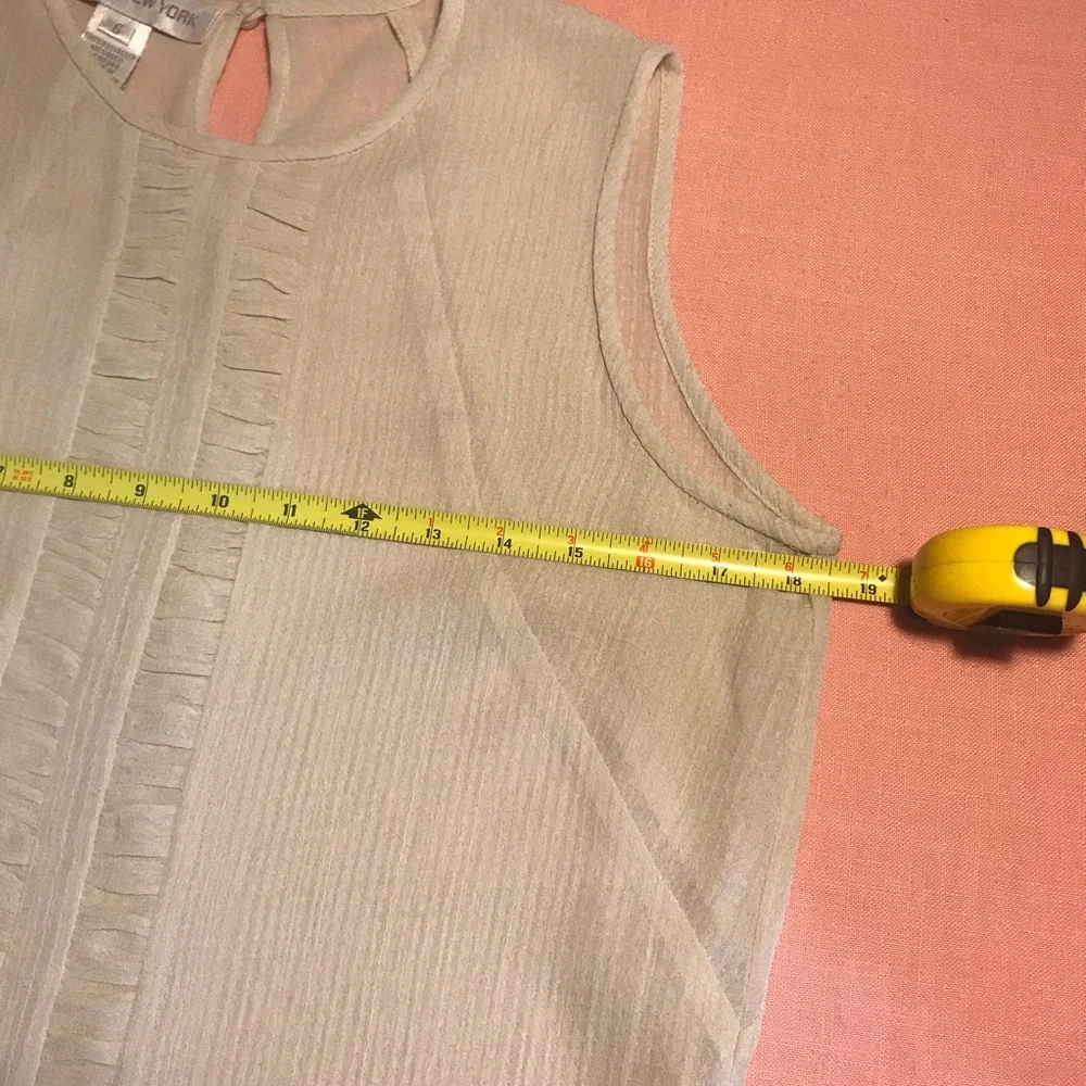 JONES NEW YORK Women's Size 6 Small Beige Sleeveless Tank Top Blouse - Picture 8 of 11